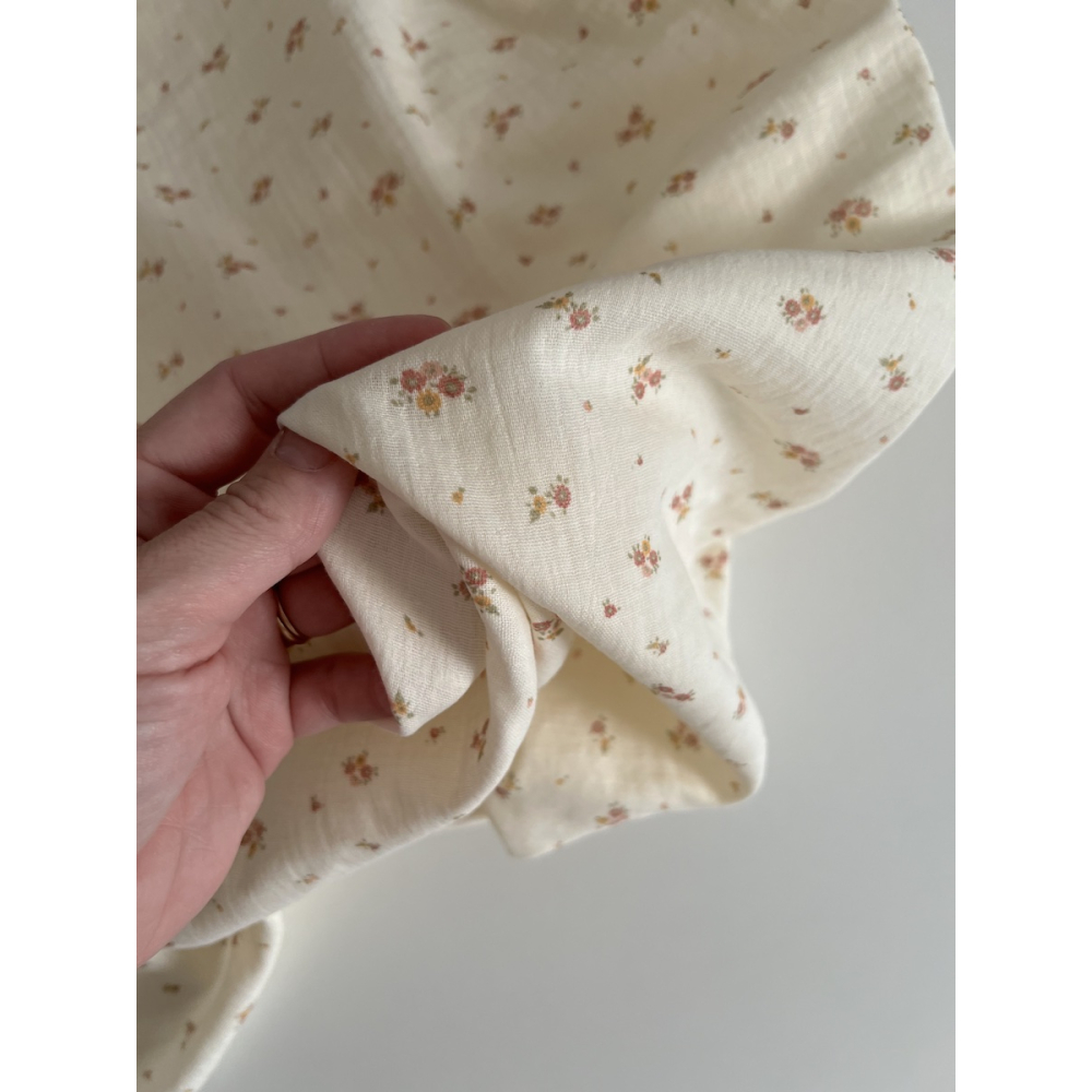 Aminata - Double gaze de coton coloris fond écru imprimé fleuri Tissus issus de l'agriculture biologique  - 4