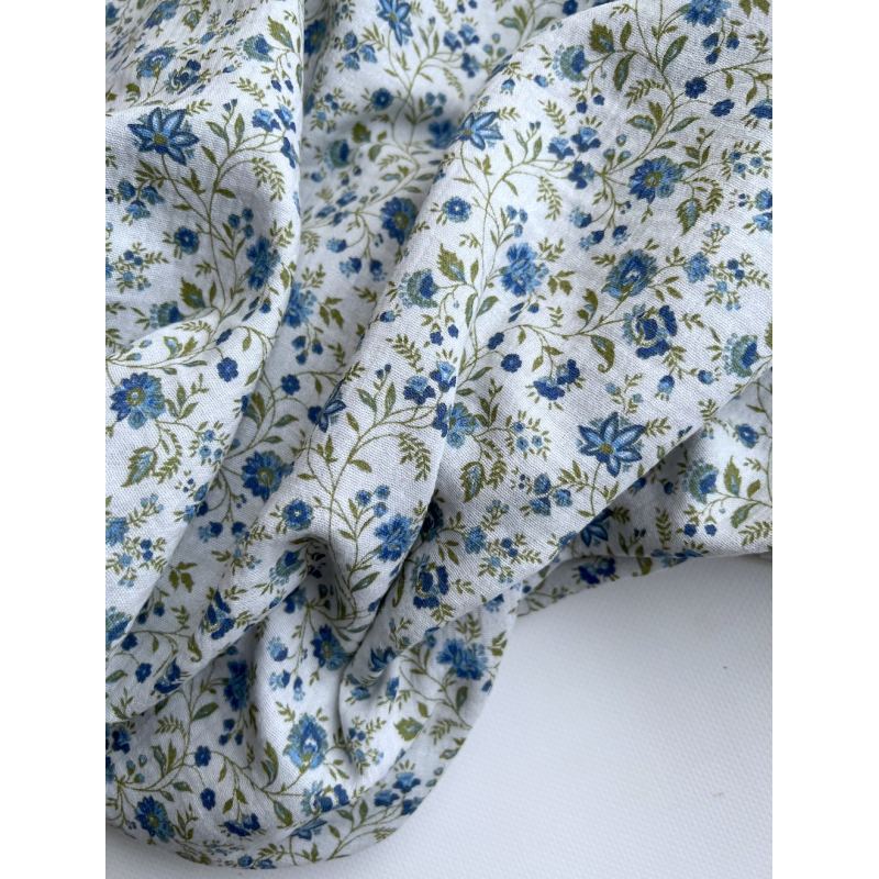 Jaya - Double gaze de coton coloris fond bleu imprimé fleuri Tissus issus de l'agriculture biologique  - 2