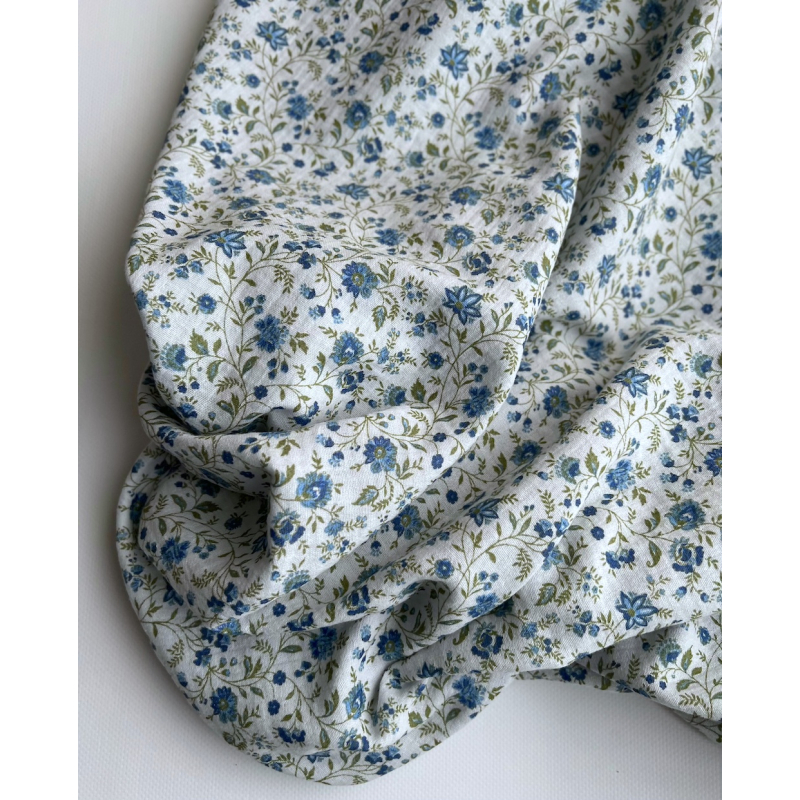 Jaya - Double gaze de coton coloris fond bleu imprimé fleuri Tissus issus de l'agriculture biologique  - 6