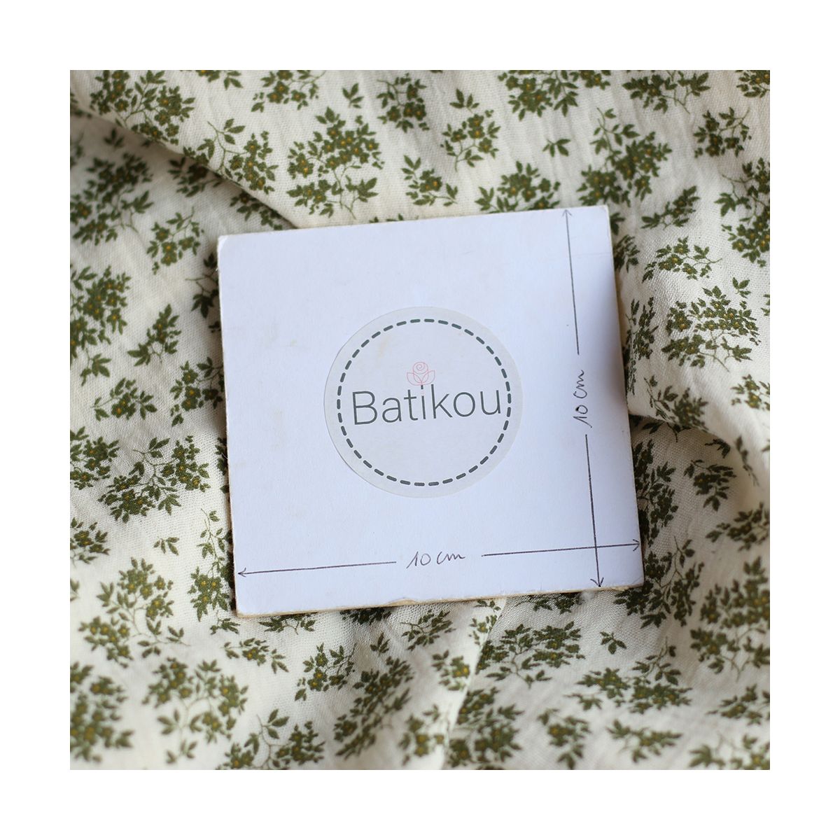 Soumeya - Double gaze coton BIO motif exclusif fond écru vert olive