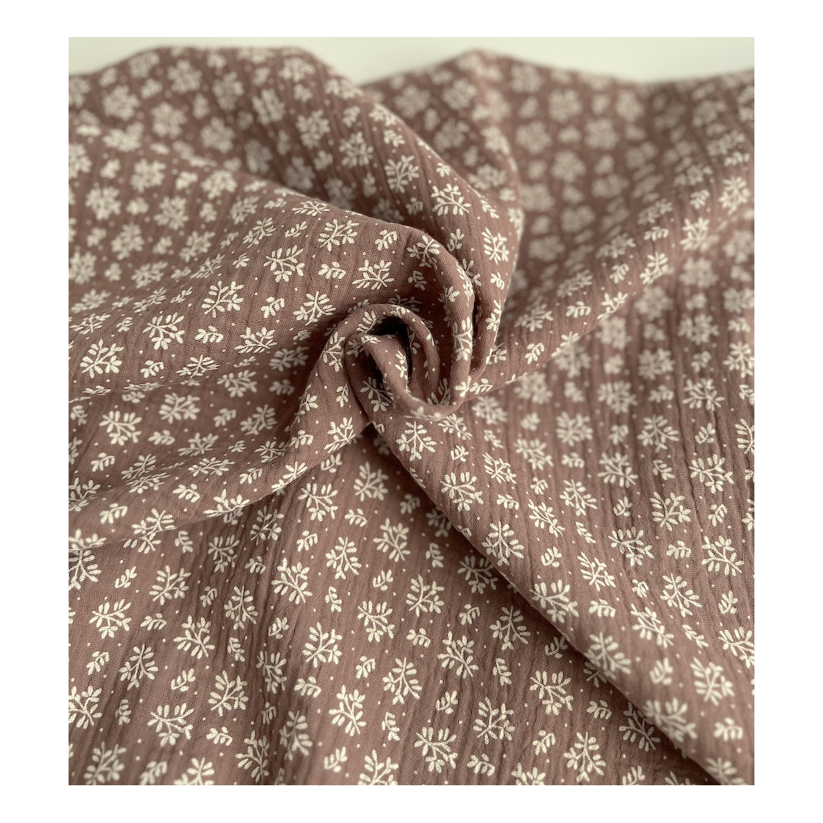 Double gaze de coton Meesya fond marron glacé à motifs Batikou - 5