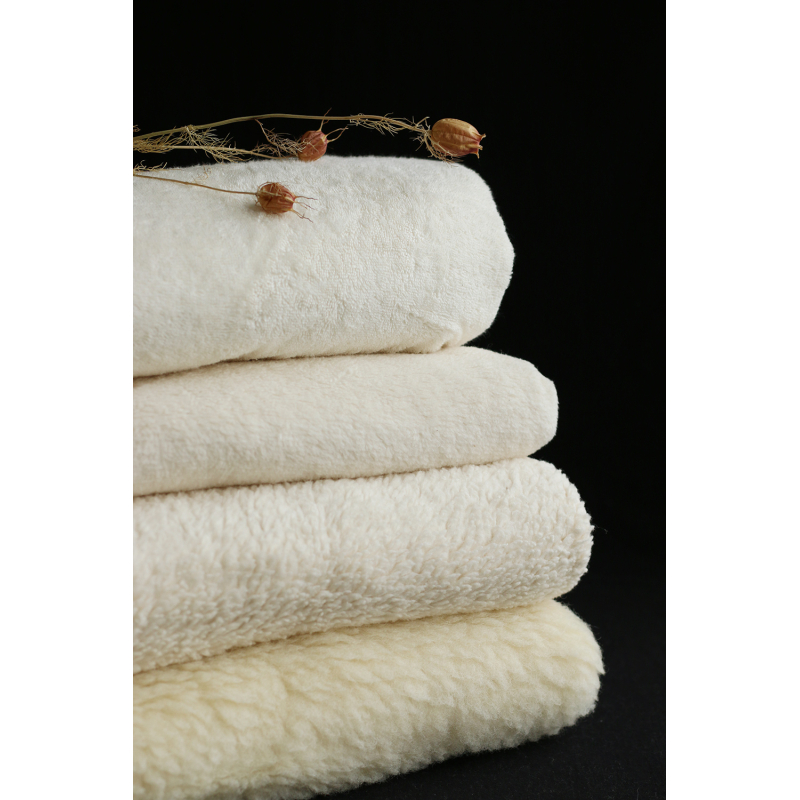 Shaun - Tissu fourrure pure laine vierge de mouton BIO tissée sur coton