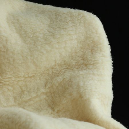 Shaun - Tissu fourrure laine vierge de mouton BIO tissée sur coton