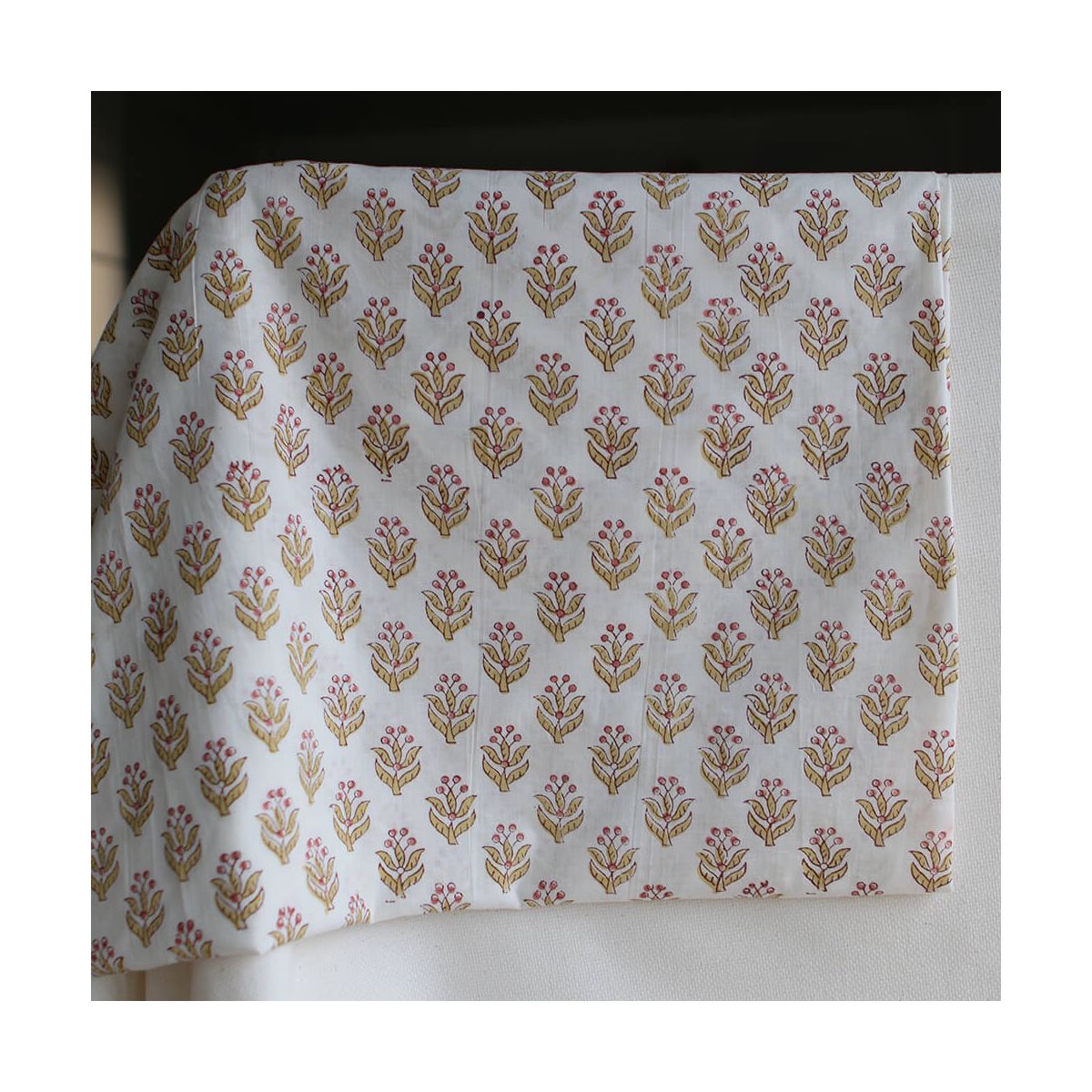 Madhavi B - Tissu indien en coton imprimé main Hand Block