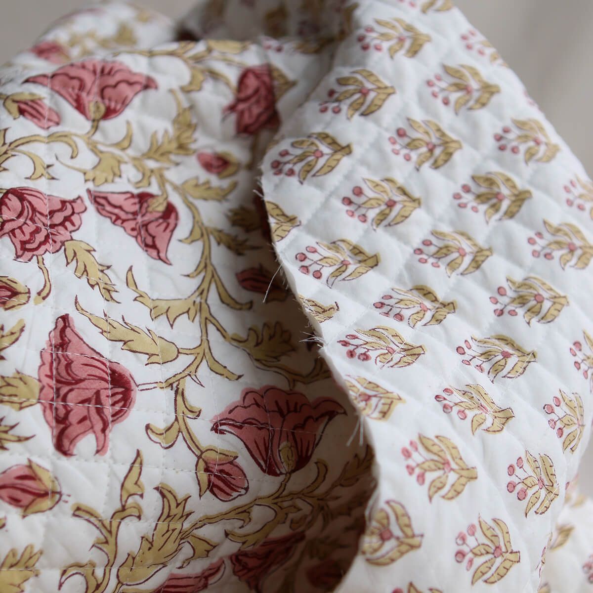 Madhavi - Tissu indien matelassé double face coton hand block largeur 100cm