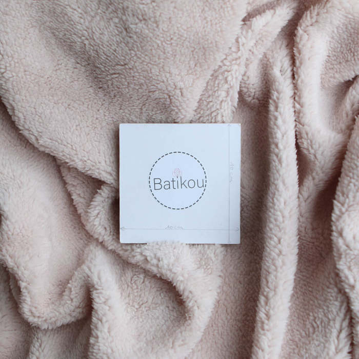 Teddy / moumoute bouclé coloris rose poudré