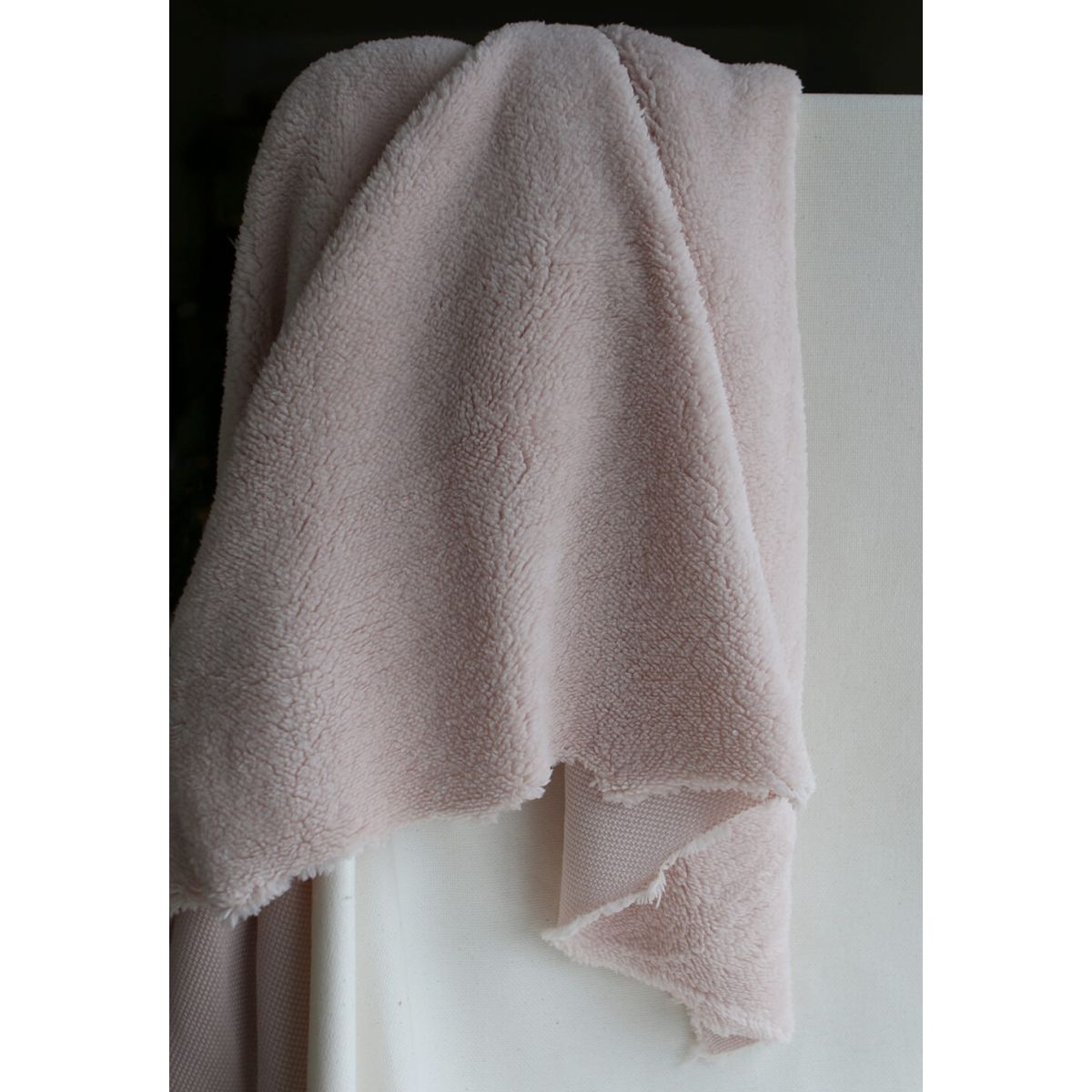 Teddy / moumoute bouclé coloris rose poudré