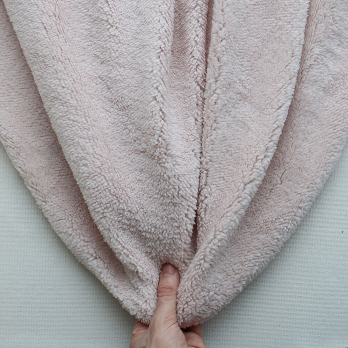 Teddy / moumoute bouclé coloris rose poudré