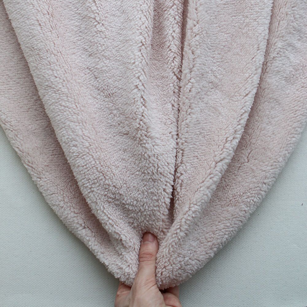 Teddy / moumoute bouclé coloris rose poudré