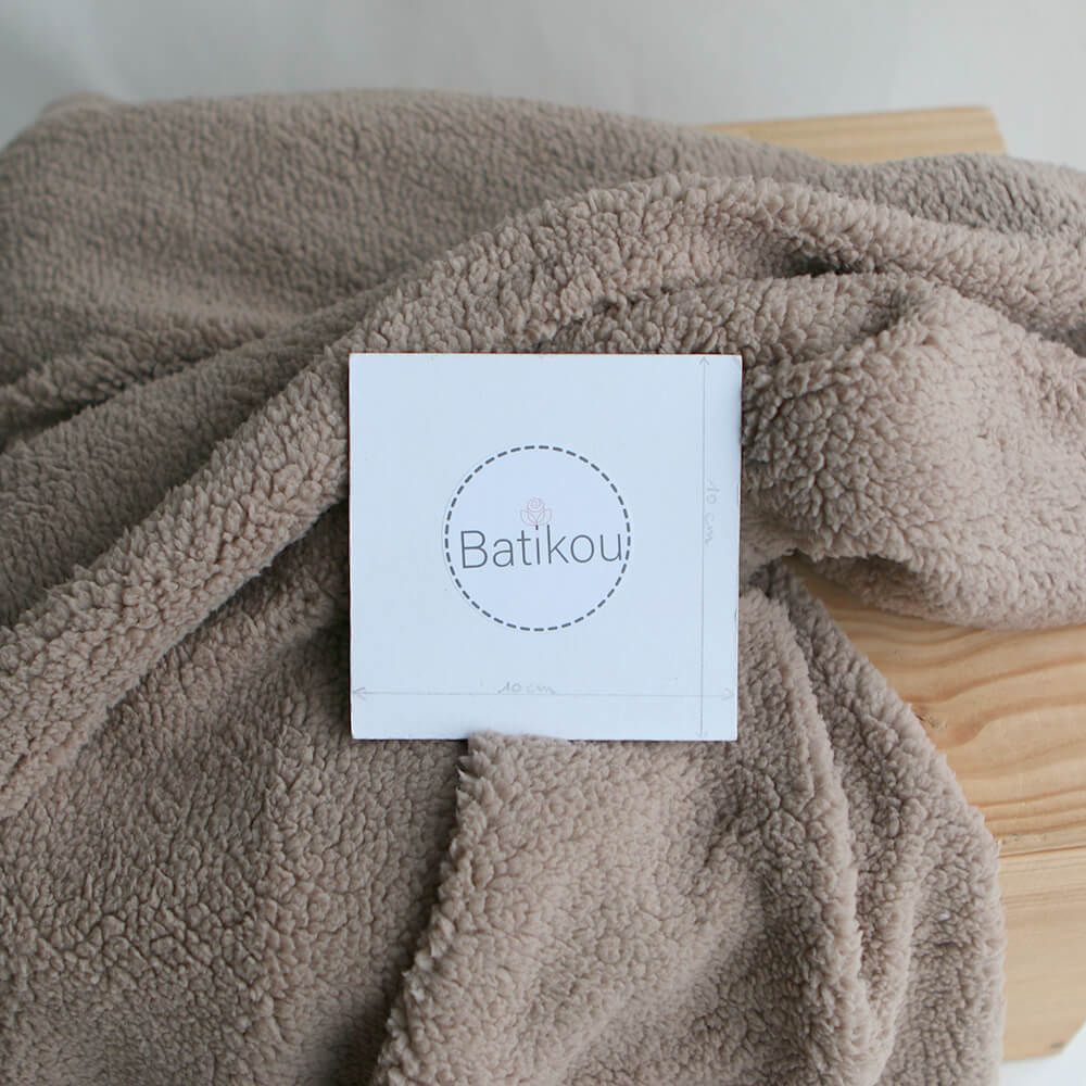 Teddy / moumoute bouclé coloris taupe