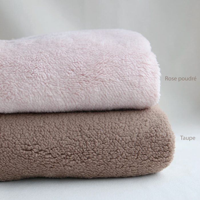 Tissu teddy moumoute doudou bouclé doux rose poudré