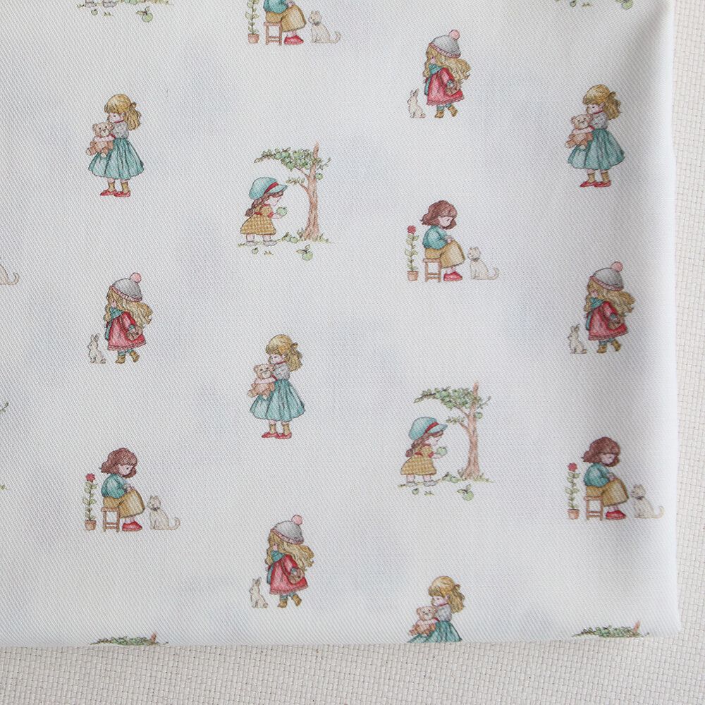 Sarah - Tissu sergé / twill de coton organique imprimé personnages