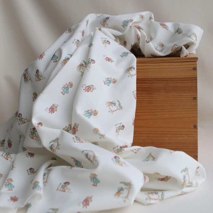 Sarah - Tissu sergé / twill de coton organique imprimé personnages