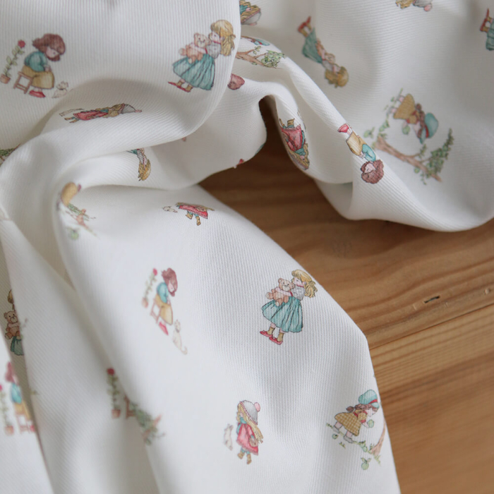 Sarah - Tissu sergé / twill de coton organique imprimé personnages