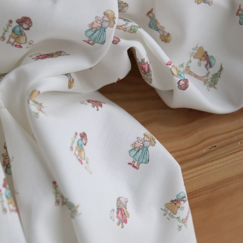 Sarah - Tissu sergé / twill de coton organique imprimé personnages