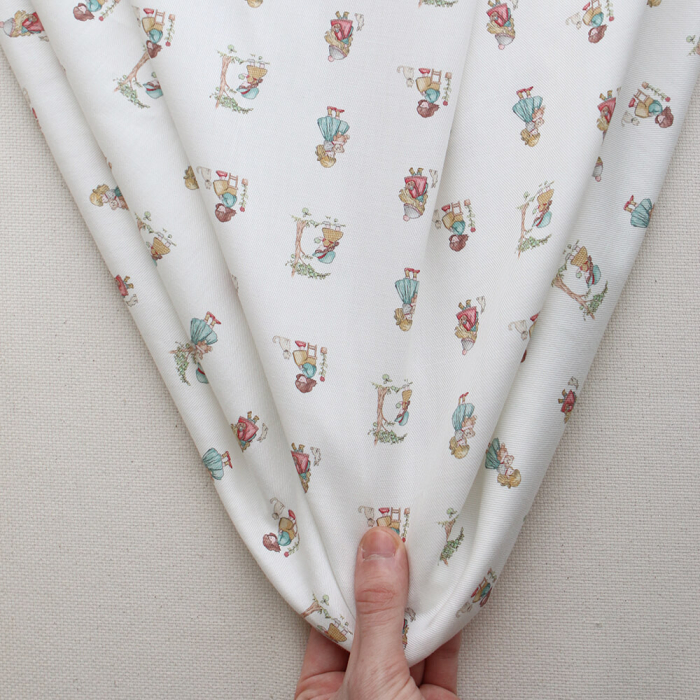 Sarah - Tissu sergé / twill de coton organique imprimé personnages