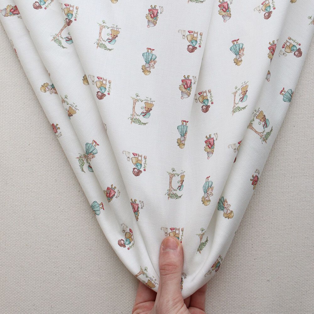 Sarah - Tissu sergé / twill de coton organique imprimé personnages