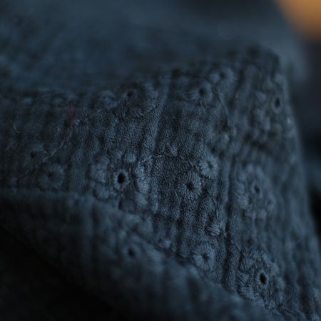 Double gaze de coton Suzy brodée coloris noir