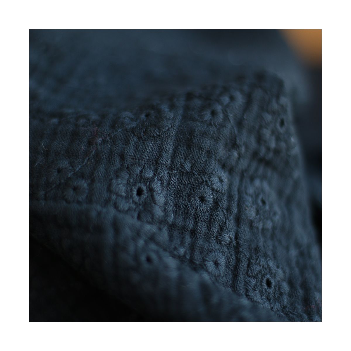 Double gaze de coton Suzy brodée coloris noir