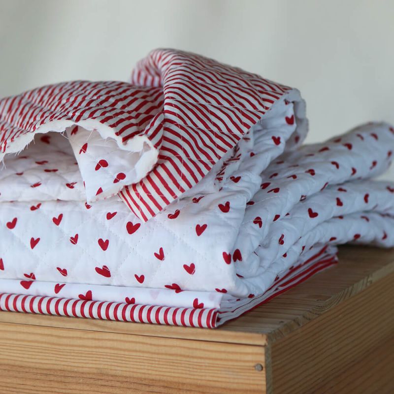 Dil / coeurs rouges - Tissu indien matelassé double face coton hand block largeur 100cm