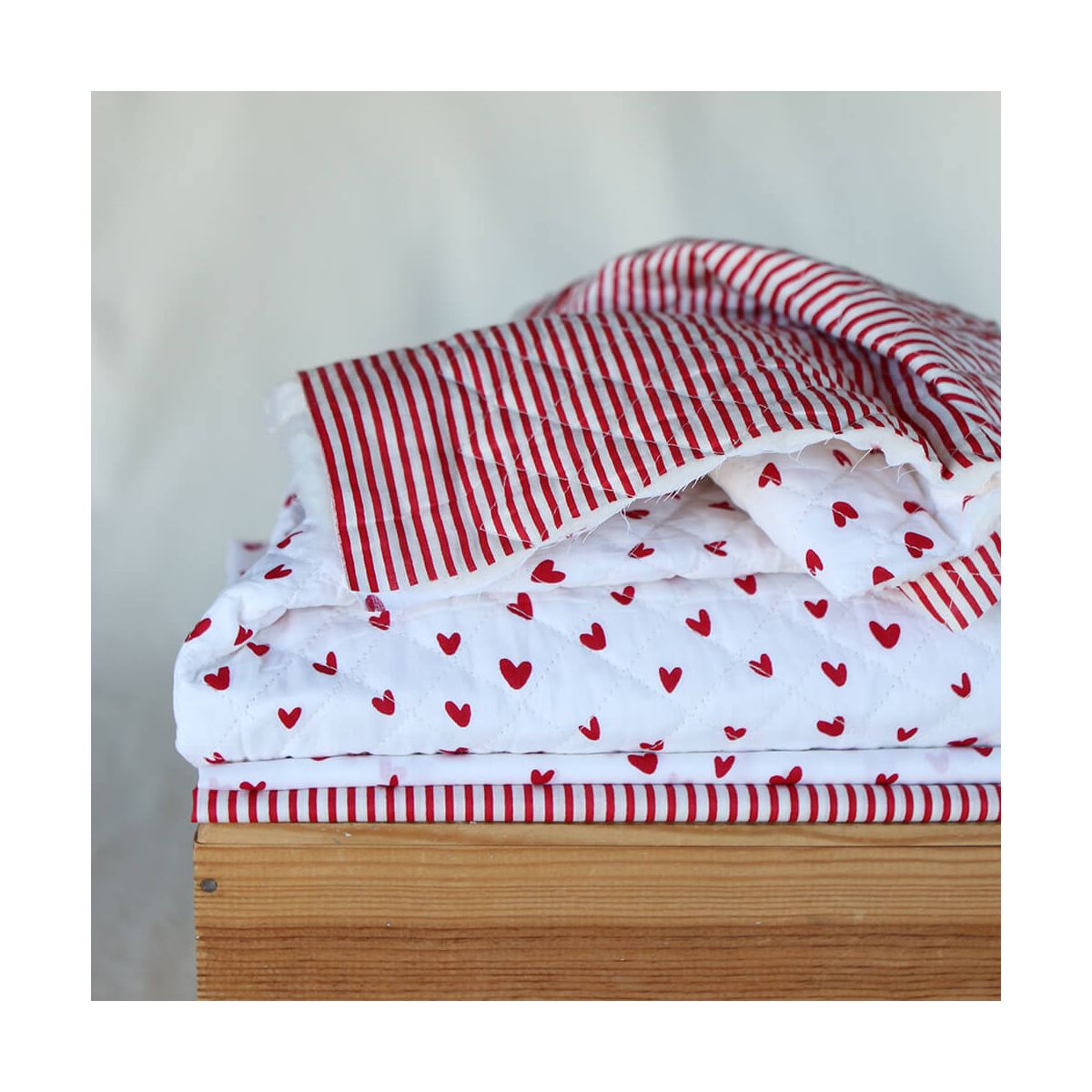 Dil / coeurs rouges - Tissu indien matelassé double face coton hand block largeur 100cm