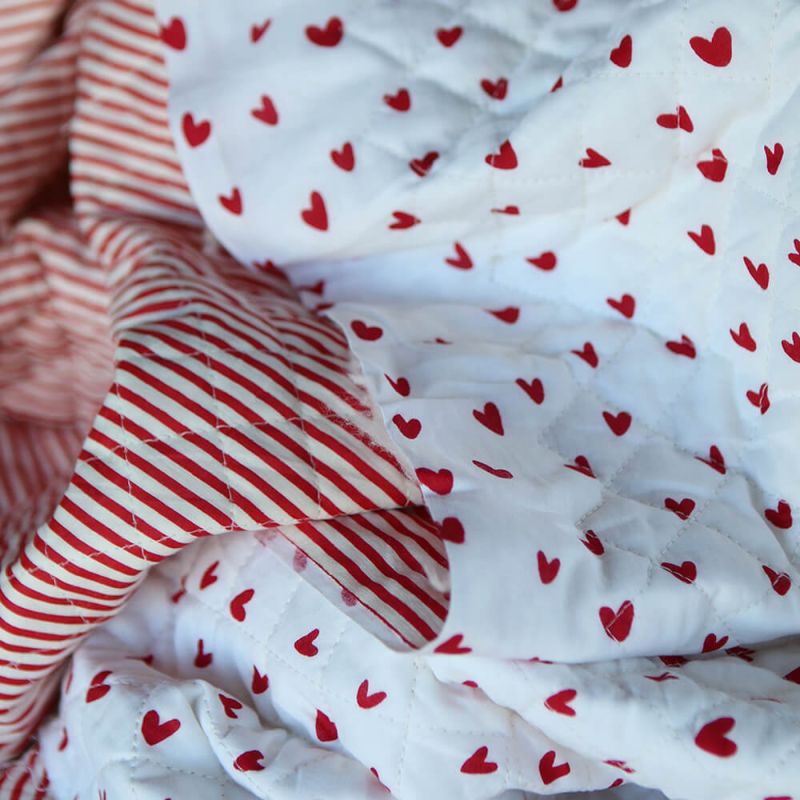 Dil / coeurs rouges - Tissu indien matelassé double face coton hand block largeur 100cm