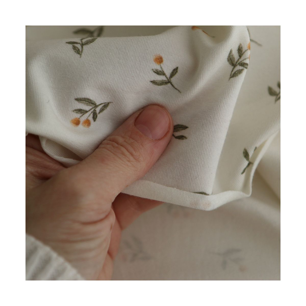 copy of Jersey coton à motif forêt ours brun