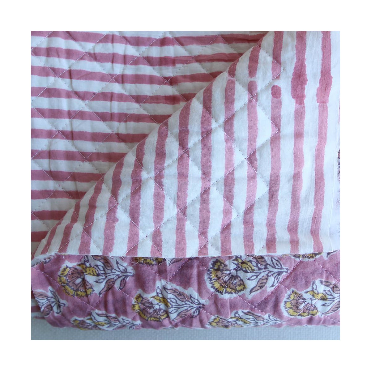 Ishara - Tissu indien matelassé double face coton hand block largeur 100cm