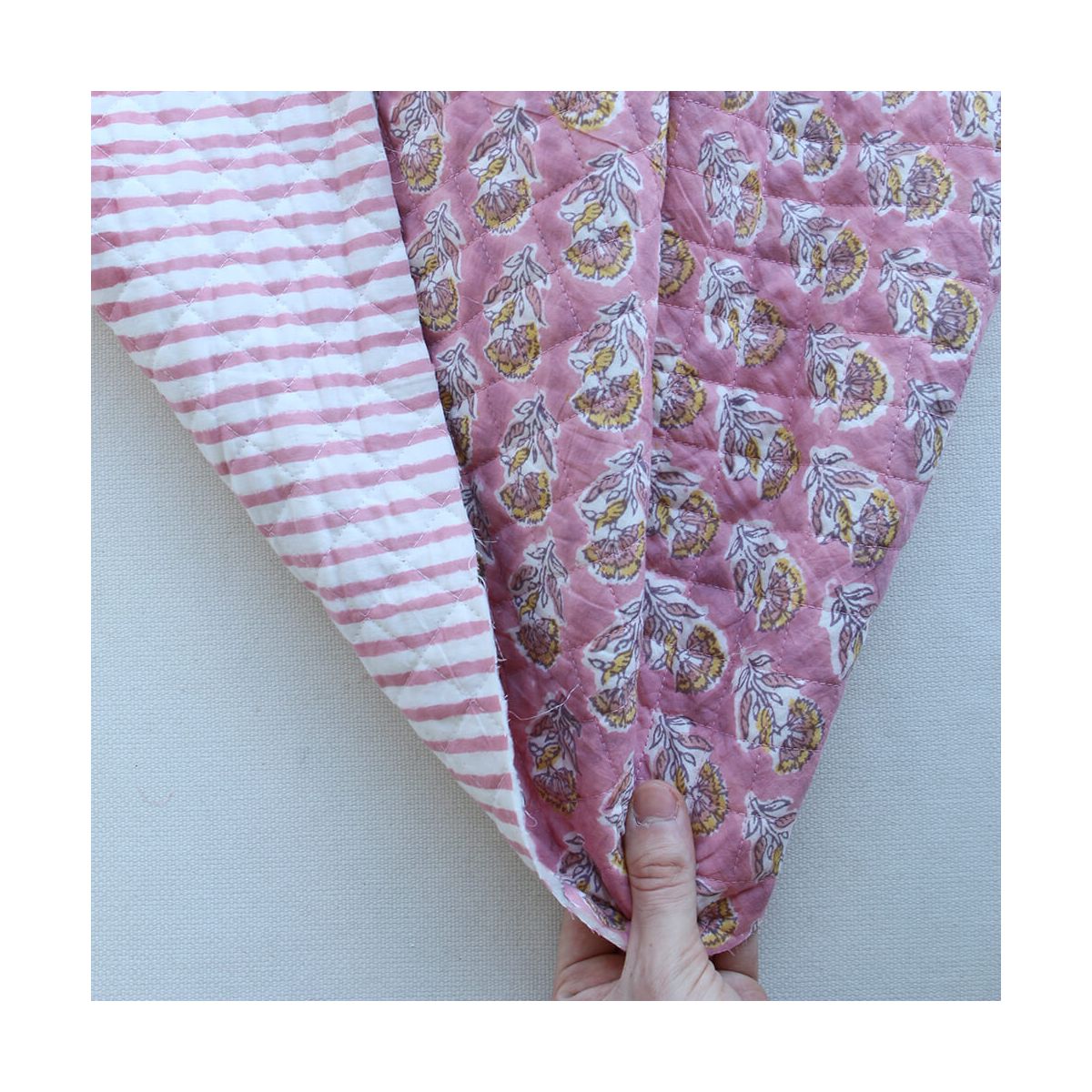 Ishara - Tissu indien matelassé double face coton hand block largeur 100cm