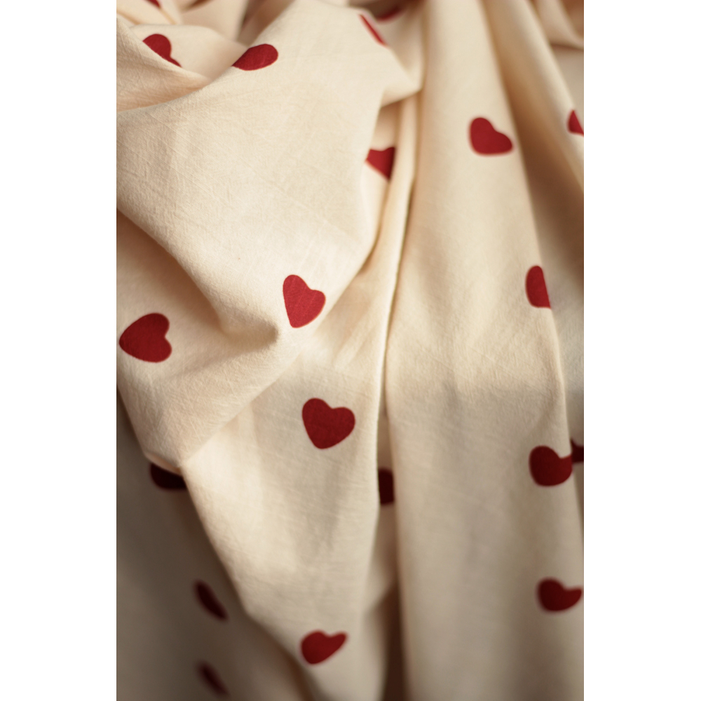 Manou - Coton lavé bio coloris vanille motif coeurs rouges Batikou - 13