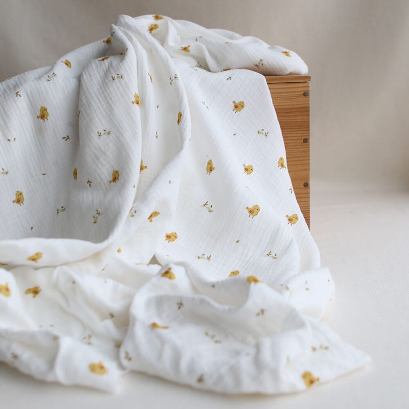 Carlito - Double gaze de coton motif fond blanc motif poussin