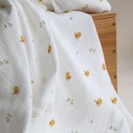 Carlito - Double gaze de coton motif fond blanc motif poussin