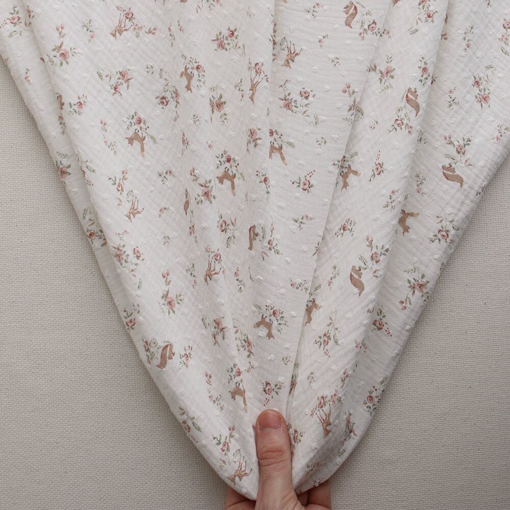 Noisette - Double gaze de coton plumetis imprimé renards et écureuils