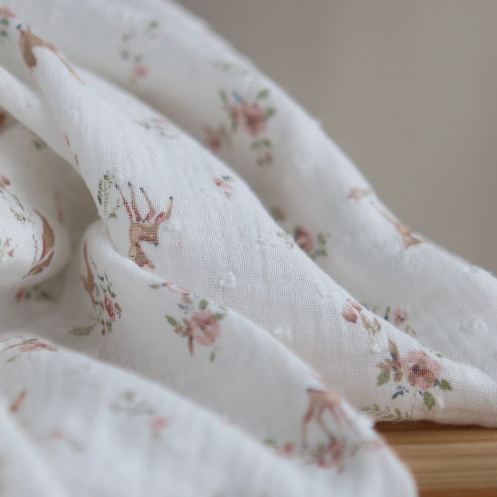 Noisette - Double gaze de coton plumetis imprimé renards et écureuils