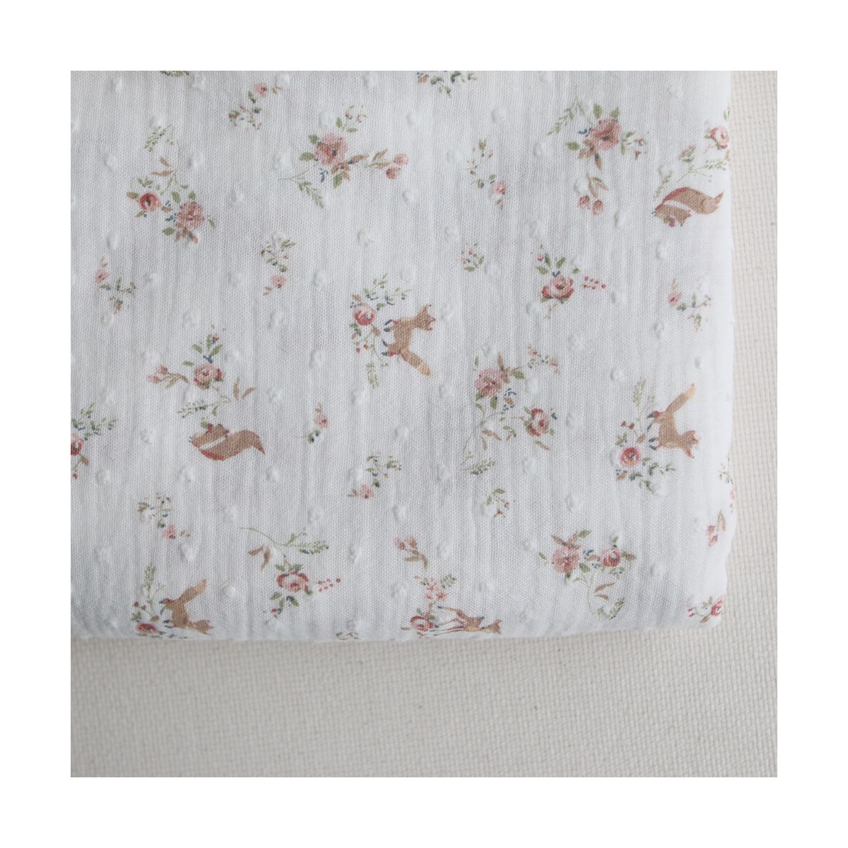 Noisette - Double gaze de coton plumetis imprimé renards et écureuils