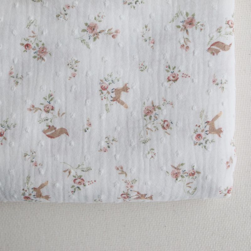 Noisette - Double gaze de coton plumetis imprimé renards et écureuils