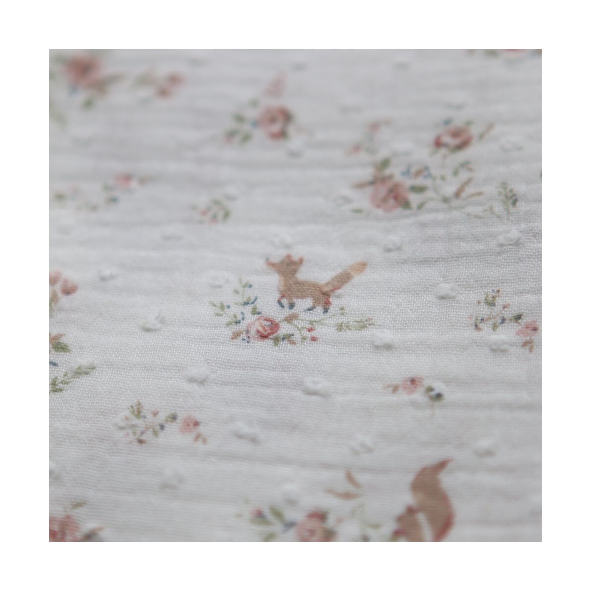 Noisette - Double gaze de coton plumetis imprimé renards et écureuils