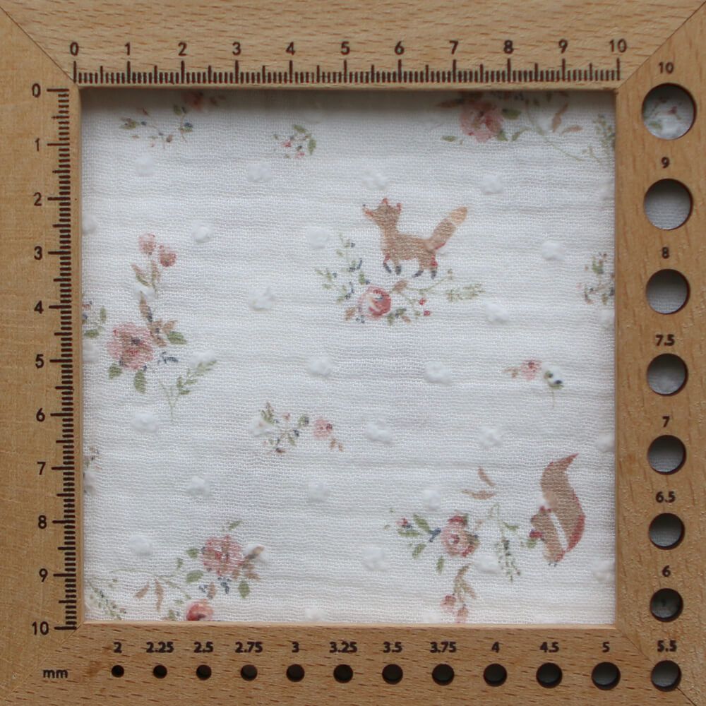 Noisette - Double gaze de coton plumetis imprimé renards et écureuils