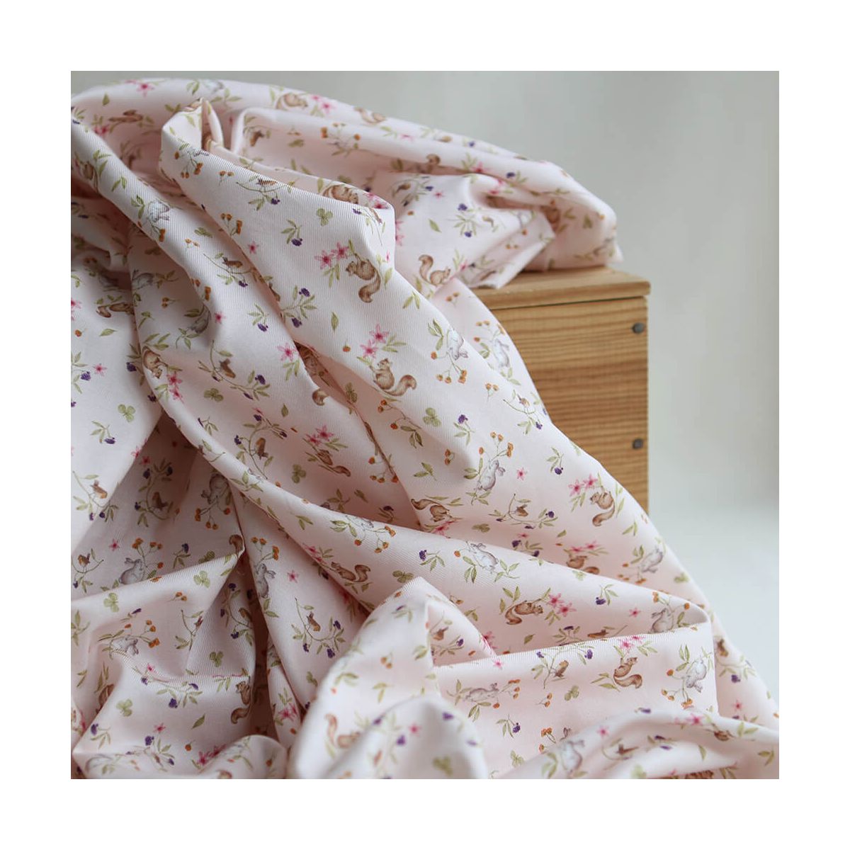 Biscotte - Tissu sergé de coton imprimé fleuri et animaux