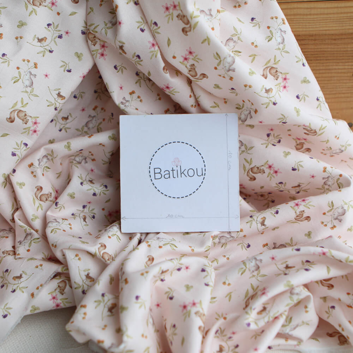 Biscotte - Tissu sergé de coton imprimé fleuri et animaux