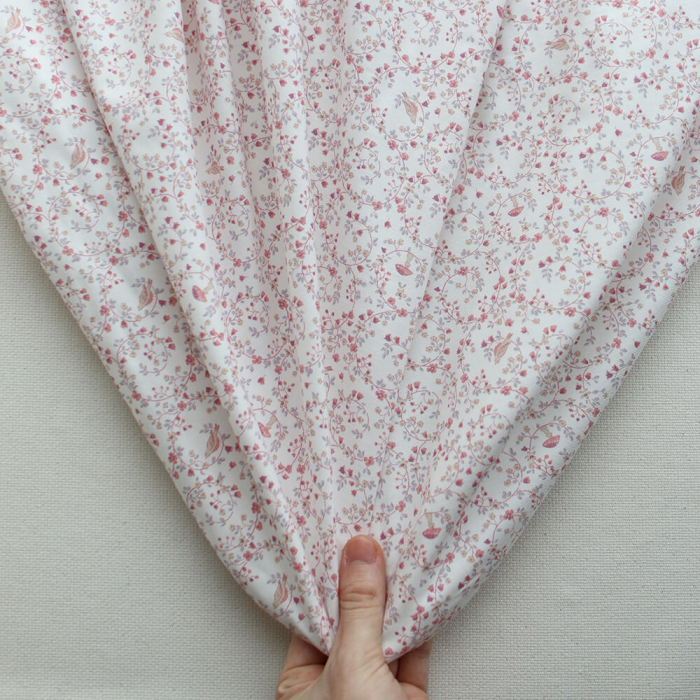 Plume - Tissu sergé de coton imprimé fleuri et oiseaux rose