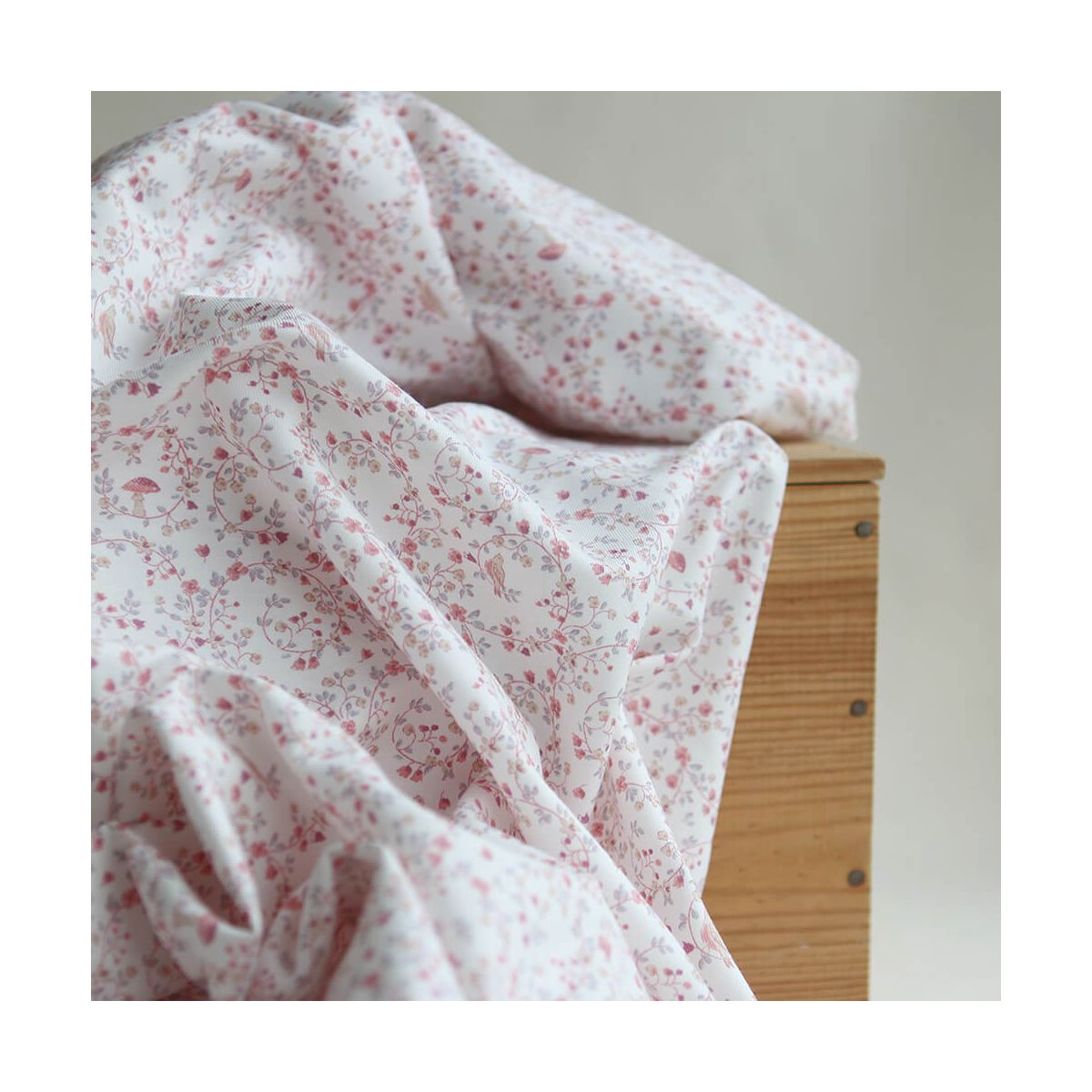 Plume - Tissu sergé de coton imprimé fleuri et oiseaux rose