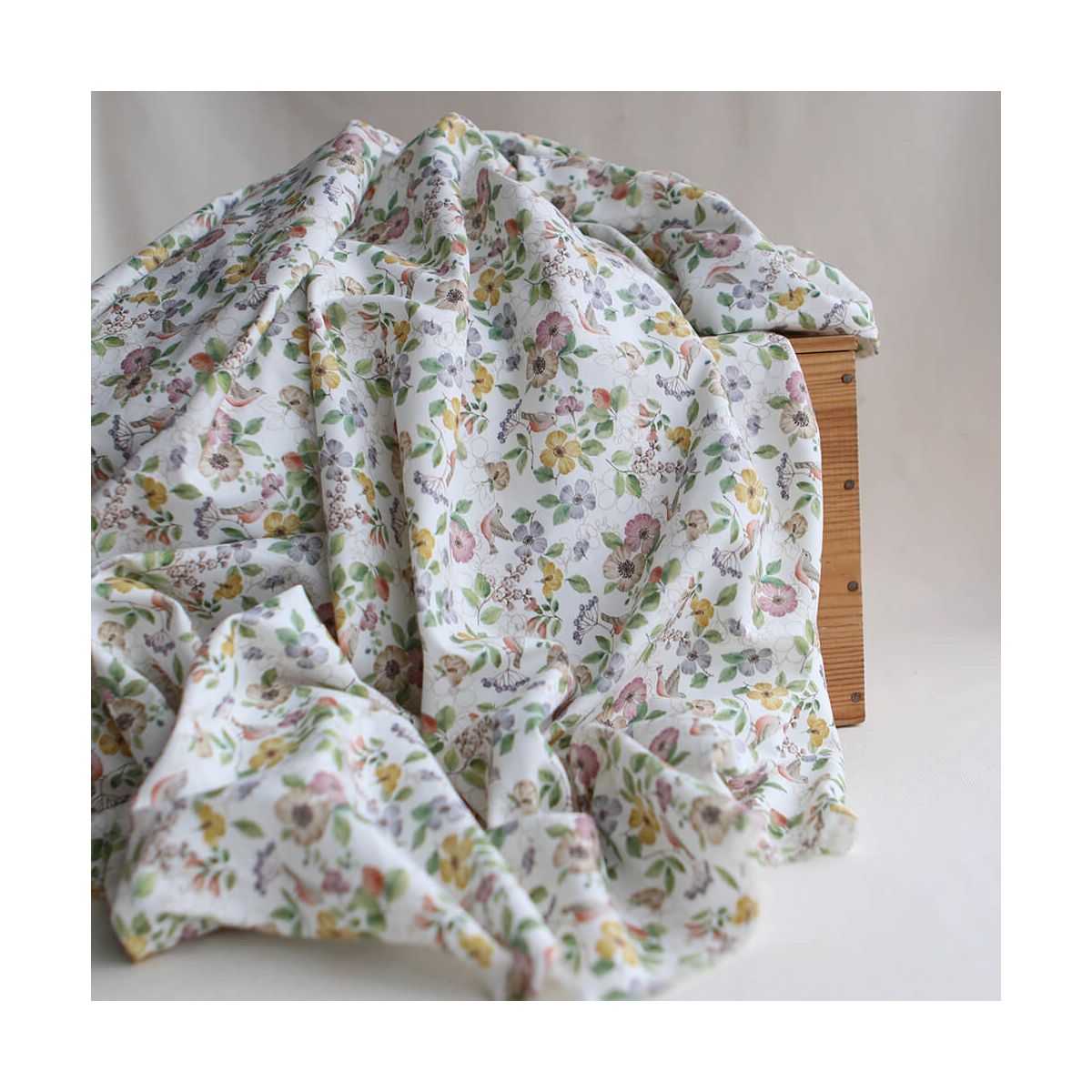 Airelle - Tissu sergé de coton imprimé fleuri et oiseaux