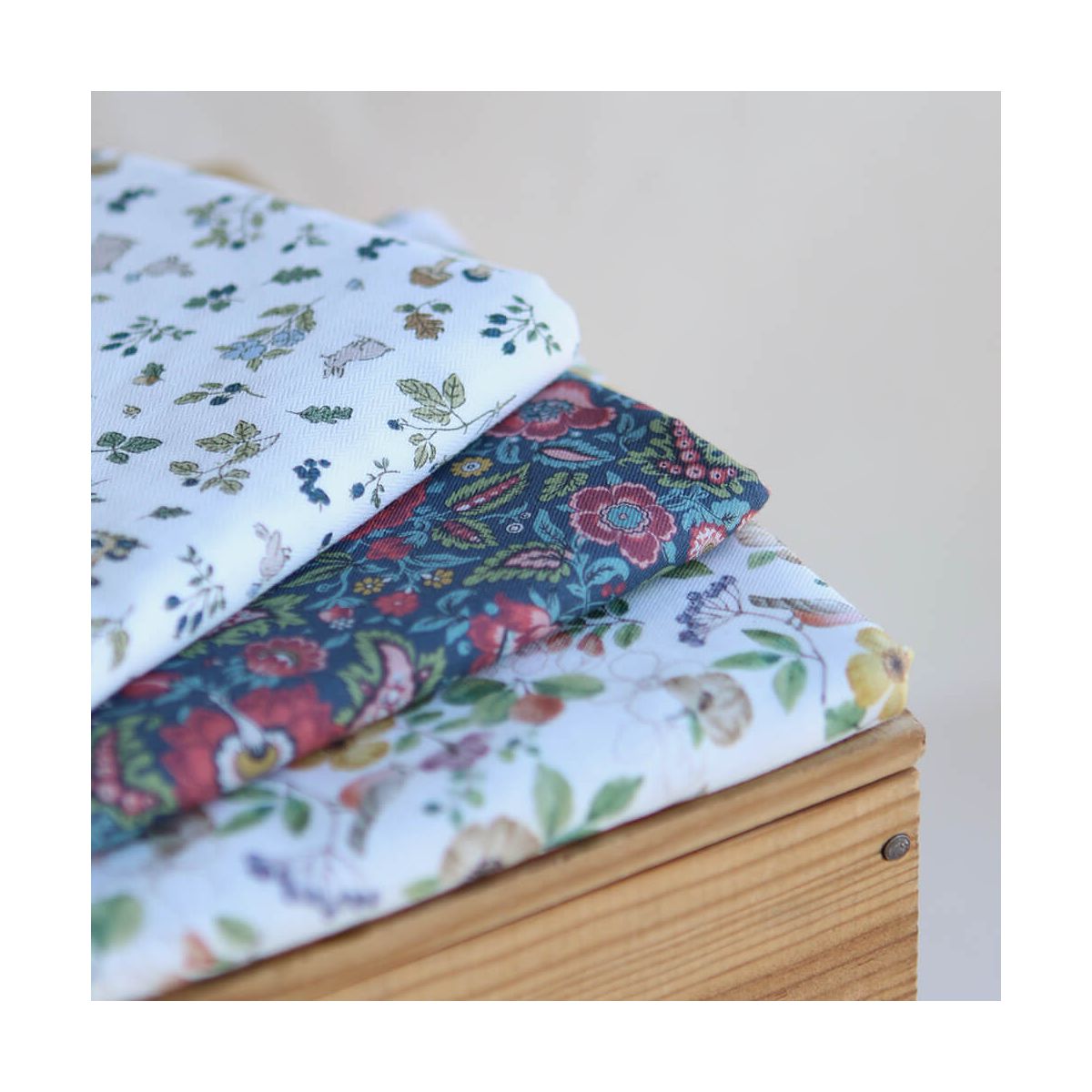 Airelle - Tissu sergé de coton imprimé fleuri et oiseaux