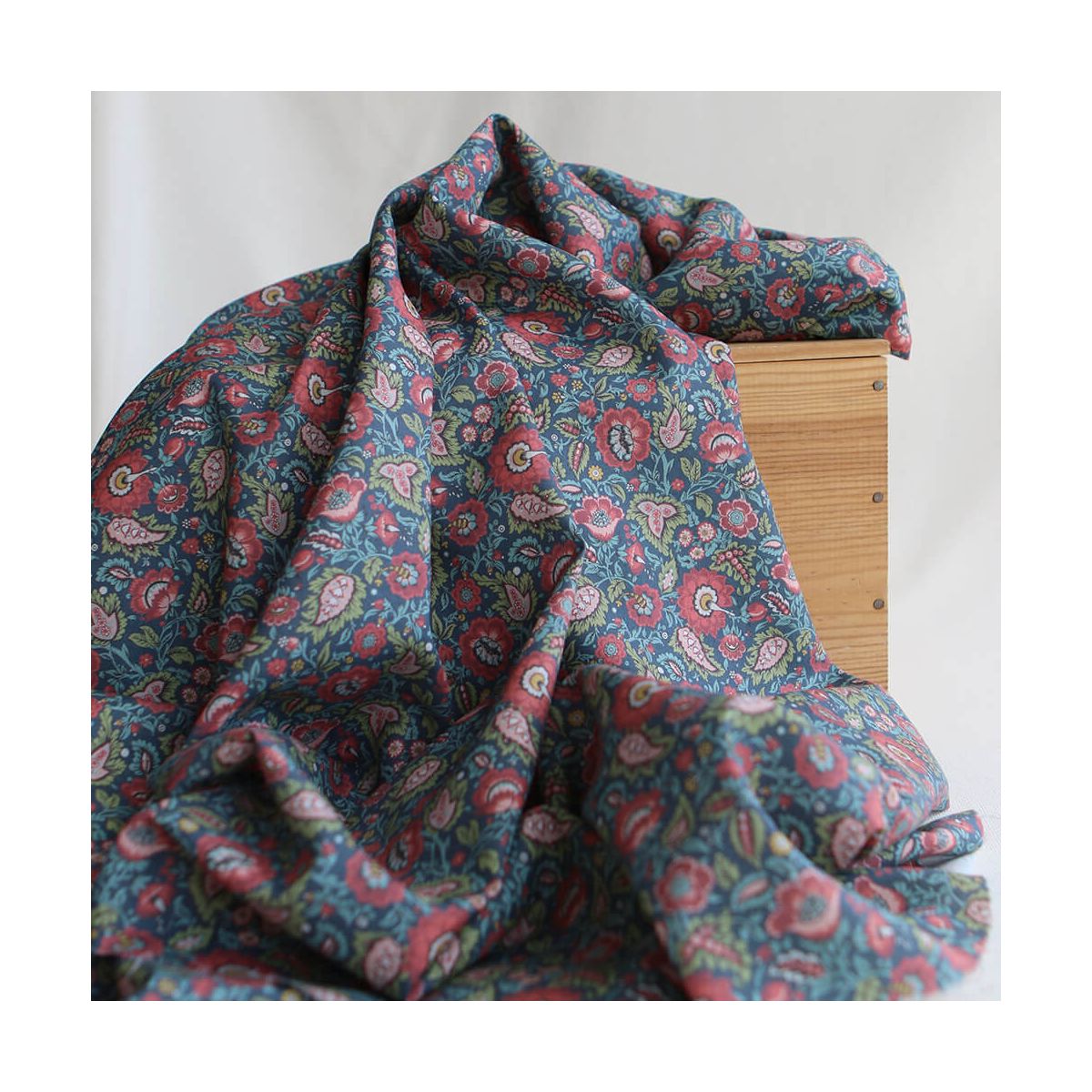 Baïa - Tissu sergé de coton organique fin imprimé fleuri