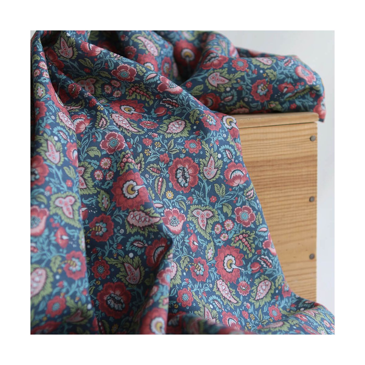 Baïa - Tissu sergé de coton organique fin imprimé fleuri