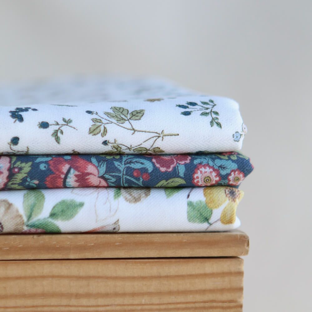 Baïa - Tissu sergé de coton organique fin imprimé fleuri