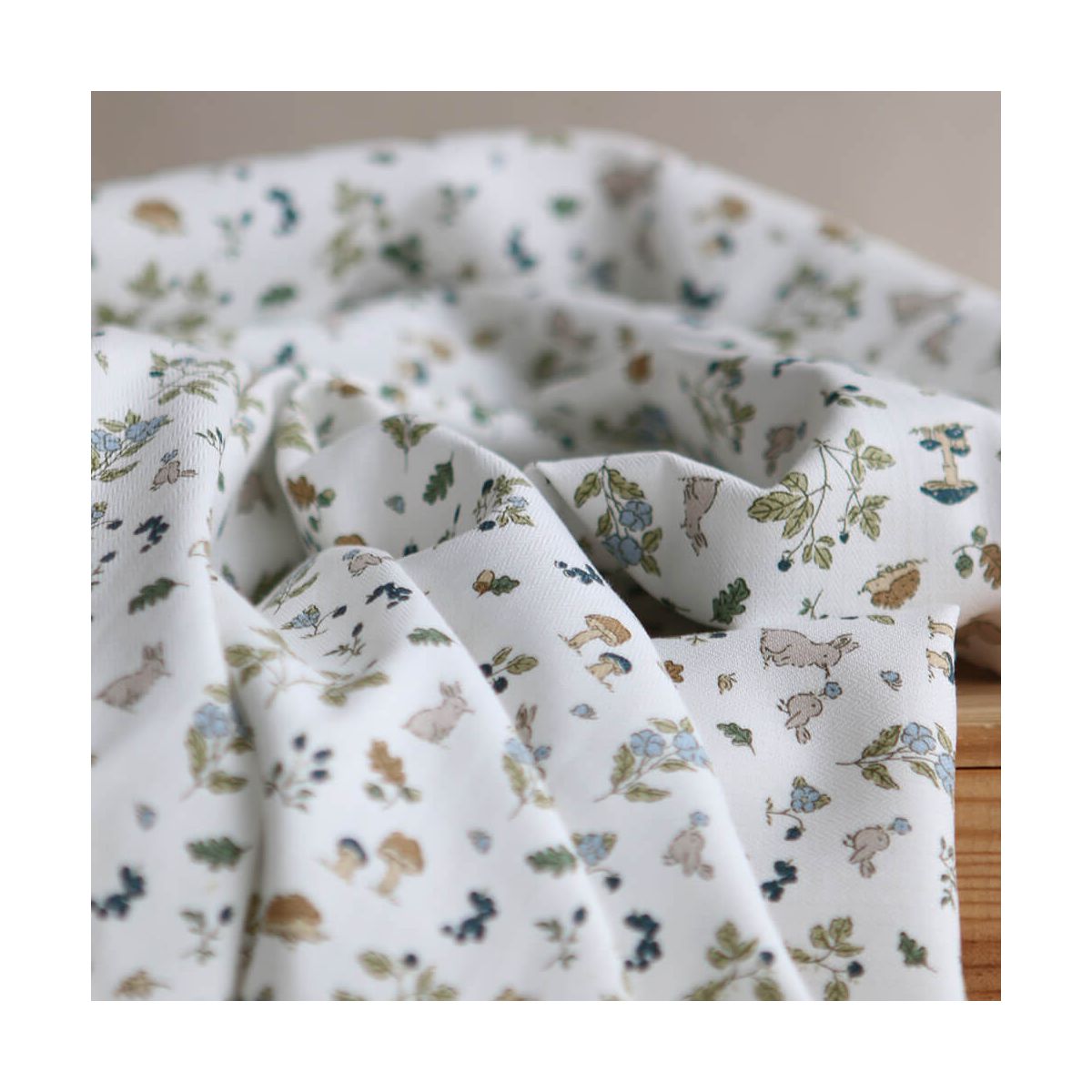 Mousse - Tissu coton texturé imprimé animaux de la forêt bleu