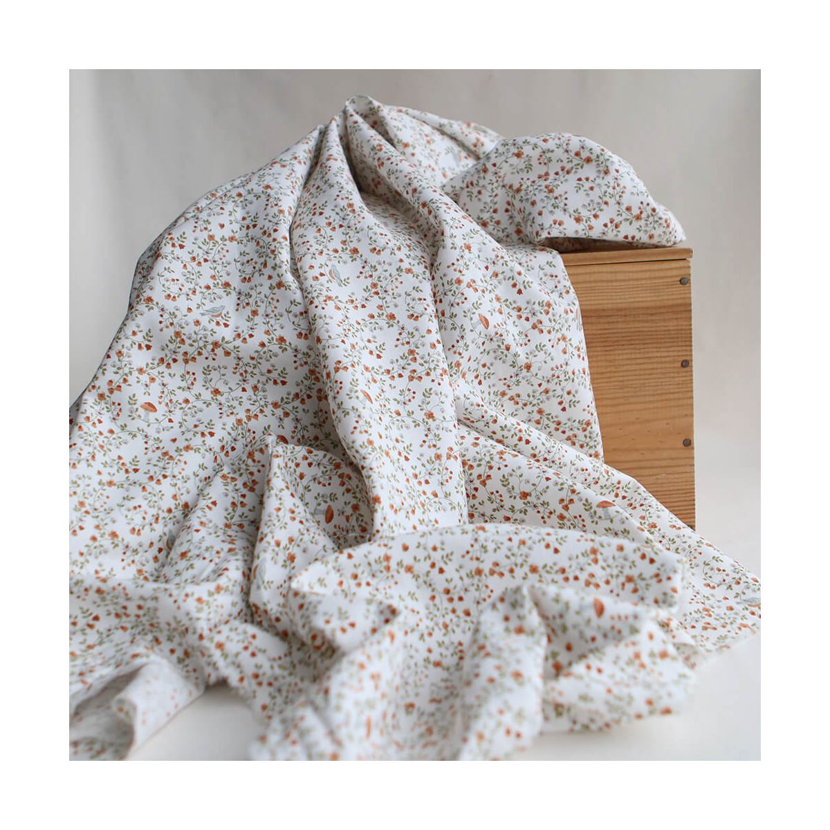 Plume - Tissu sergé de coton imprimé fleuri et oiseaux roux