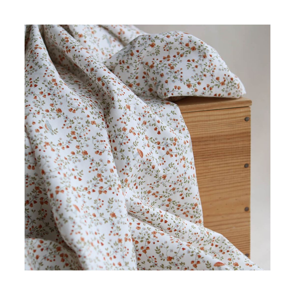 Plume - Tissu sergé de coton imprimé fleuri et oiseaux roux